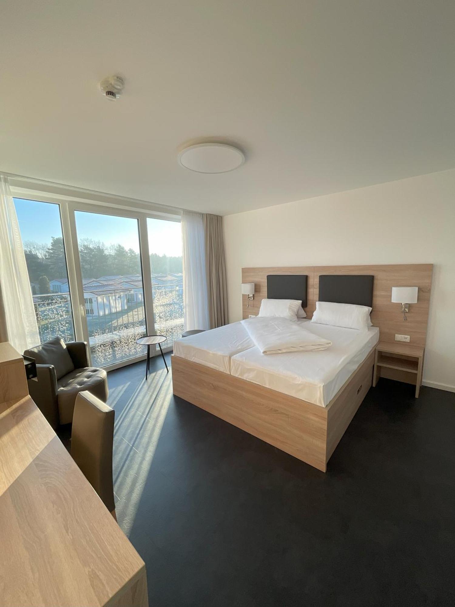 Havellandhalle Resort - Hotel, Sport Und Wellness Seeburg  Exteriör bild