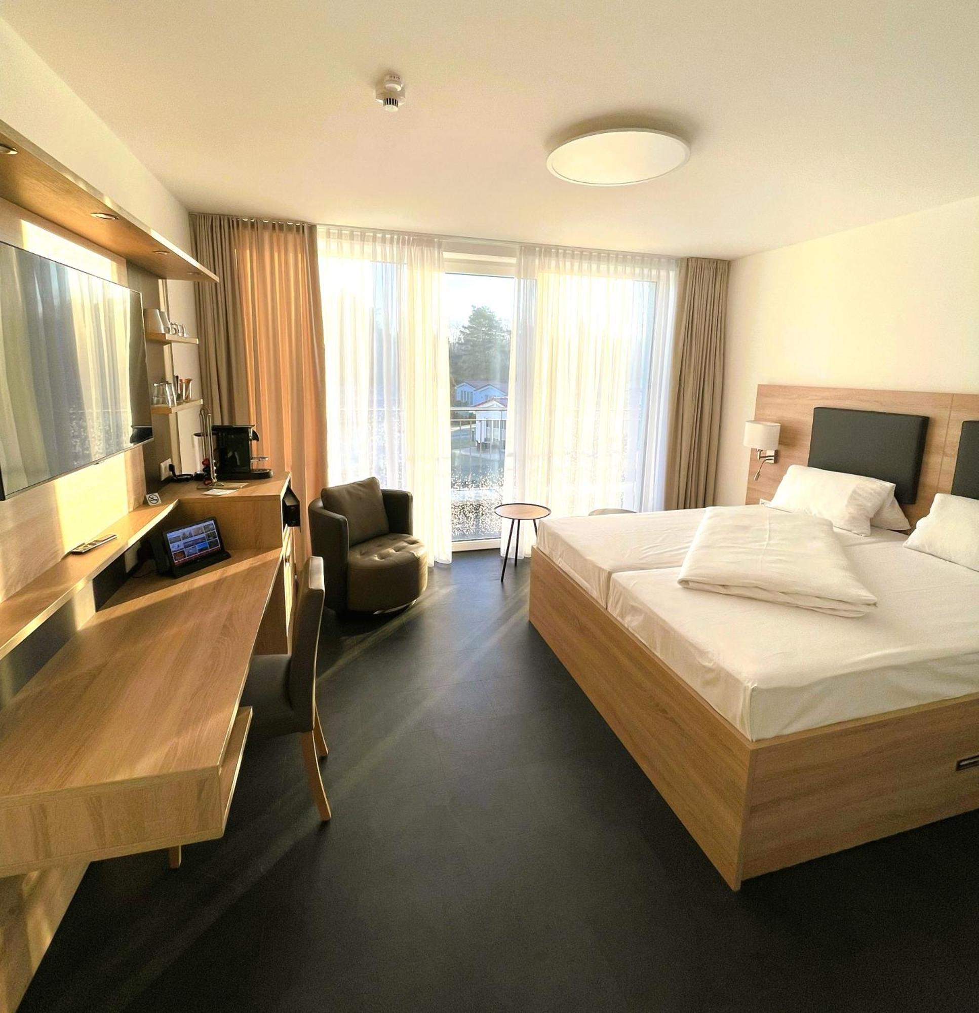 Havellandhalle Resort - Hotel, Sport Und Wellness Seeburg  Exteriör bild