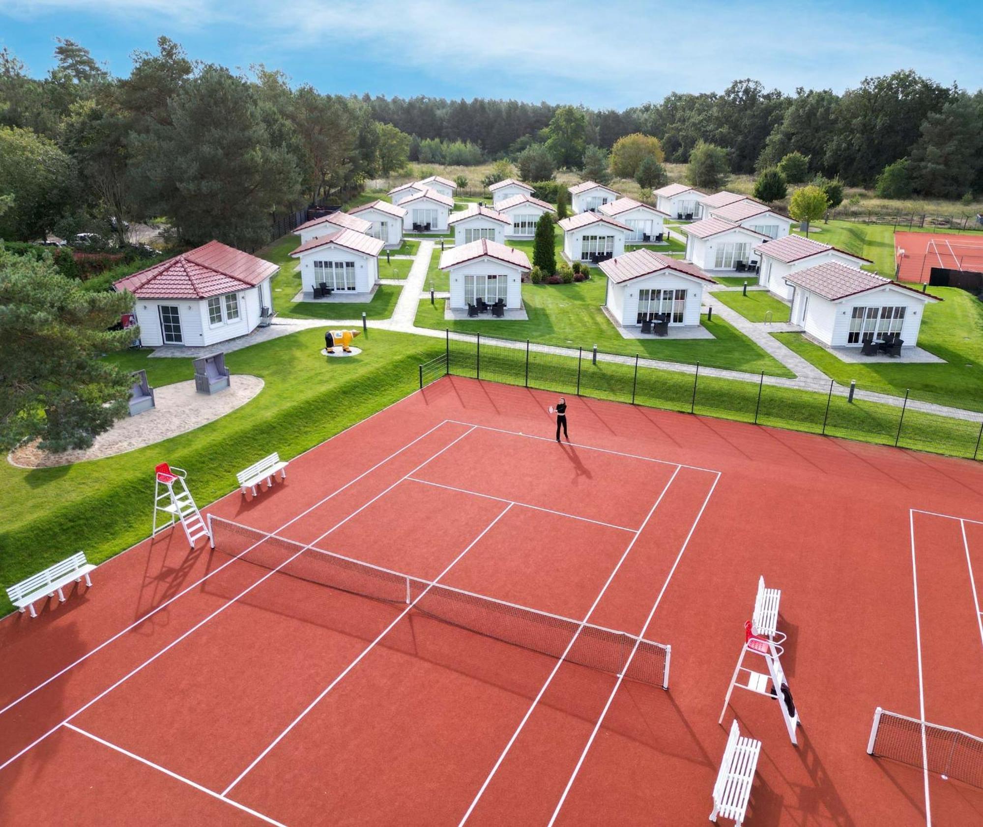 Havellandhalle Resort - Hotel, Sport Und Wellness Seeburg  Exteriör bild
